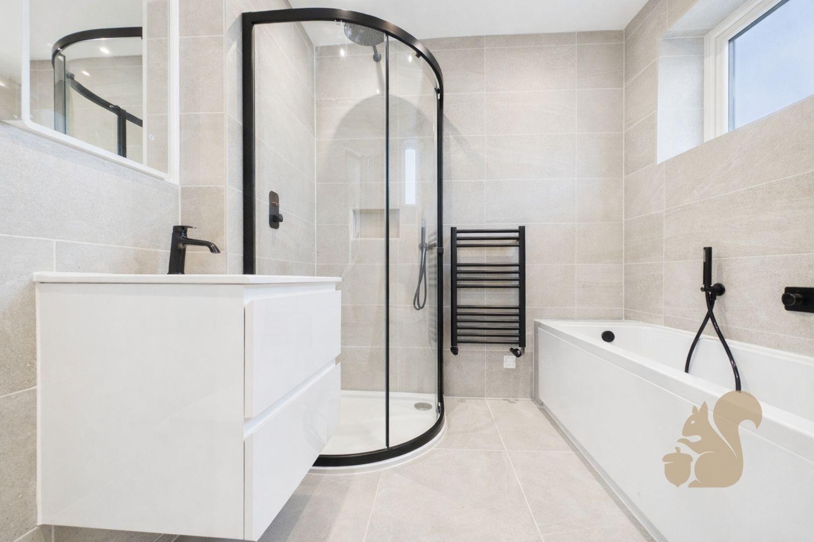 Moulsham Green - Bathroom.jpg